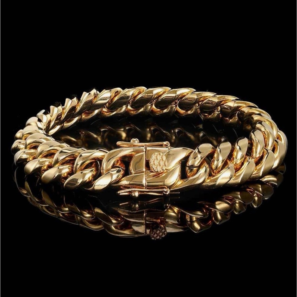 Heavy Miami Cuban engraved Italy 18K Gold Filled  Luxury Look hip hop bracelet - Picture 3 of 4